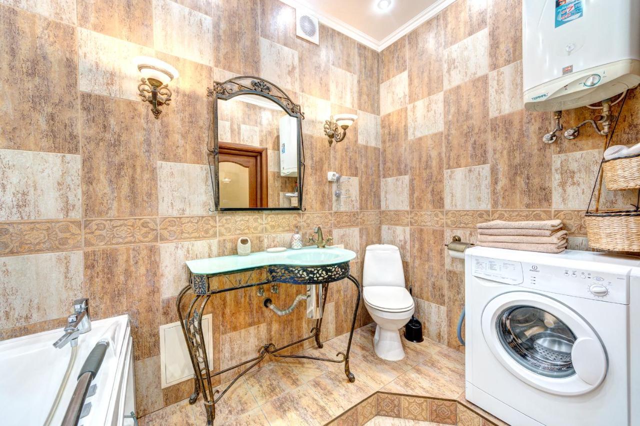 Світло! Vip Apartment In The Druzhby Narodiv Metro Station キエフ エクステリア 写真